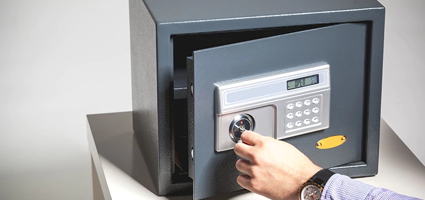 Jewelry Safe Unlocking Service in North Miami, Florida